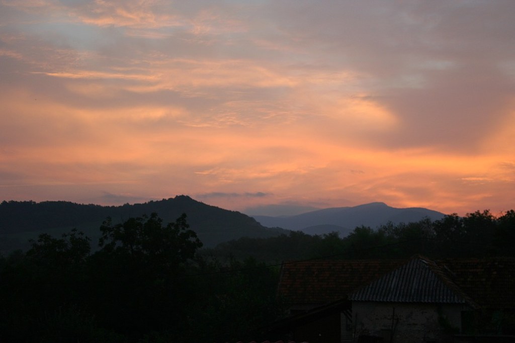 Apus ca fierul inrosit in Sasca / Burning hot sunset in Sasca Romana